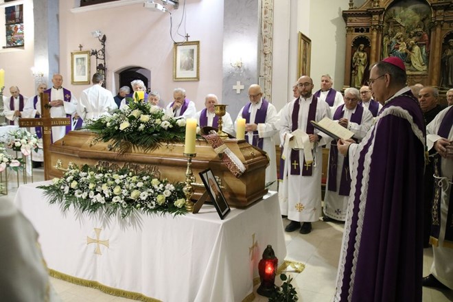 Pogreb vlč. Vinka Halovanića u Župi Belica